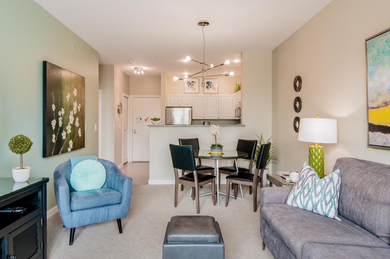 City Water View Oasis With Pool & Gym Near Cruise In Heart Of Seattle Eksteriør bilde