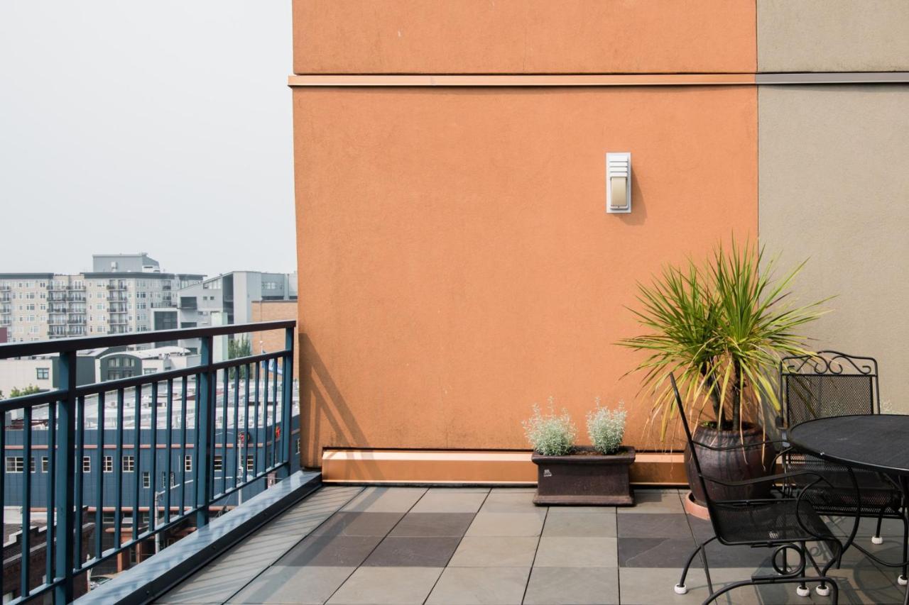 City Water View Oasis With Pool & Gym Near Cruise In Heart Of Seattle Eksteriør bilde