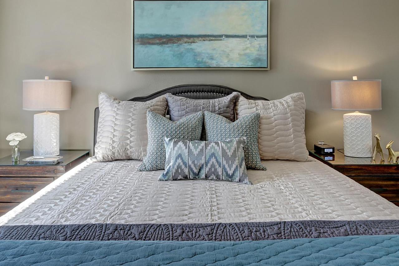 City Water View Oasis With Pool & Gym Near Cruise In Heart Of Seattle Eksteriør bilde