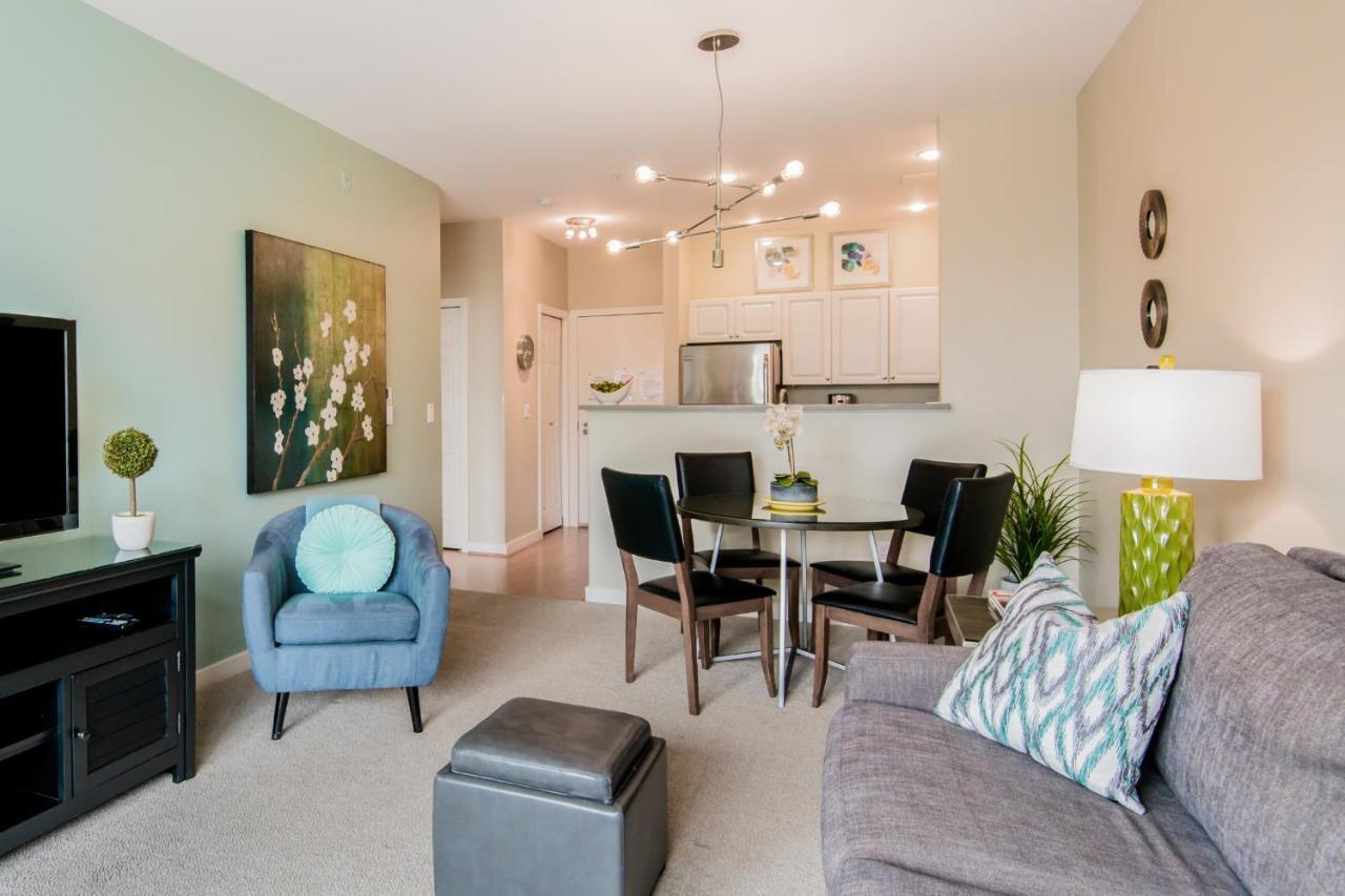 City Water View Oasis With Pool & Gym Near Cruise In Heart Of Seattle Eksteriør bilde