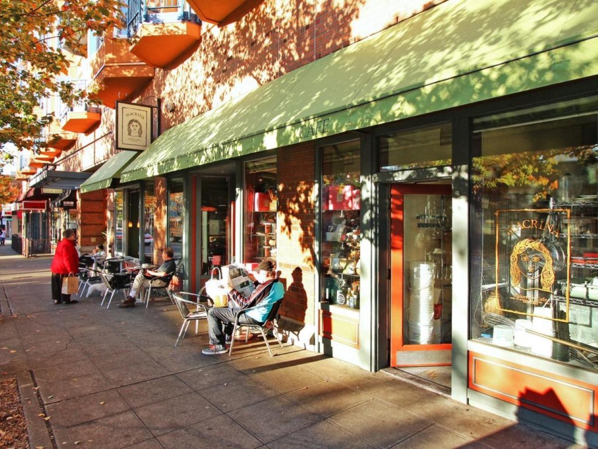 City Water View Oasis With Pool & Gym Near Cruise In Heart Of Seattle Eksteriør bilde