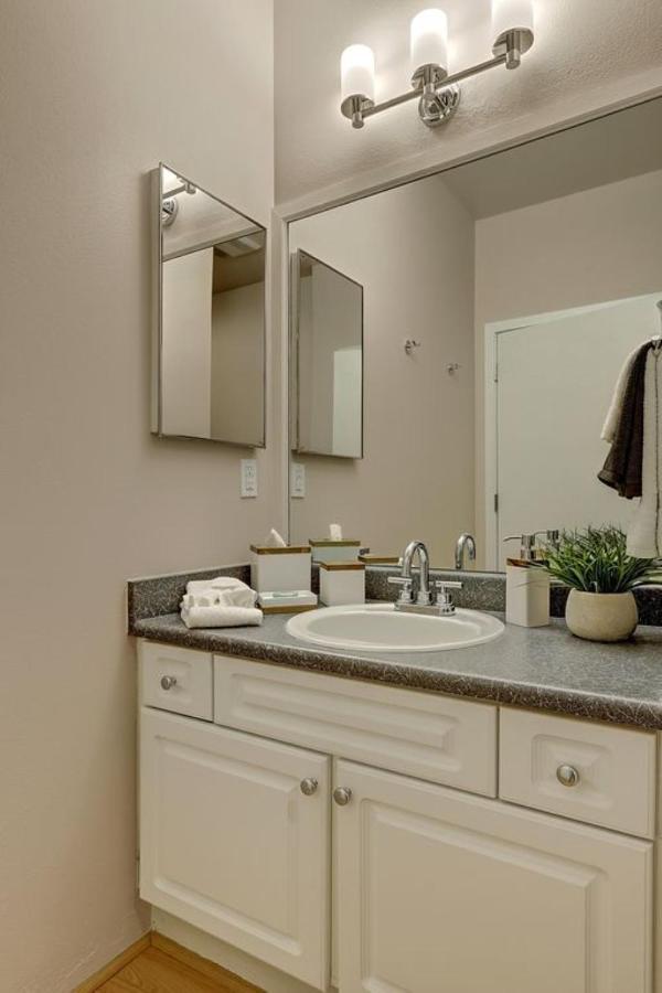 City Water View Oasis With Pool & Gym Near Cruise In Heart Of Seattle Eksteriør bilde