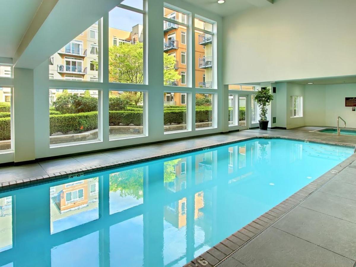 City Water View Oasis With Pool & Gym Near Cruise In Heart Of Seattle Eksteriør bilde